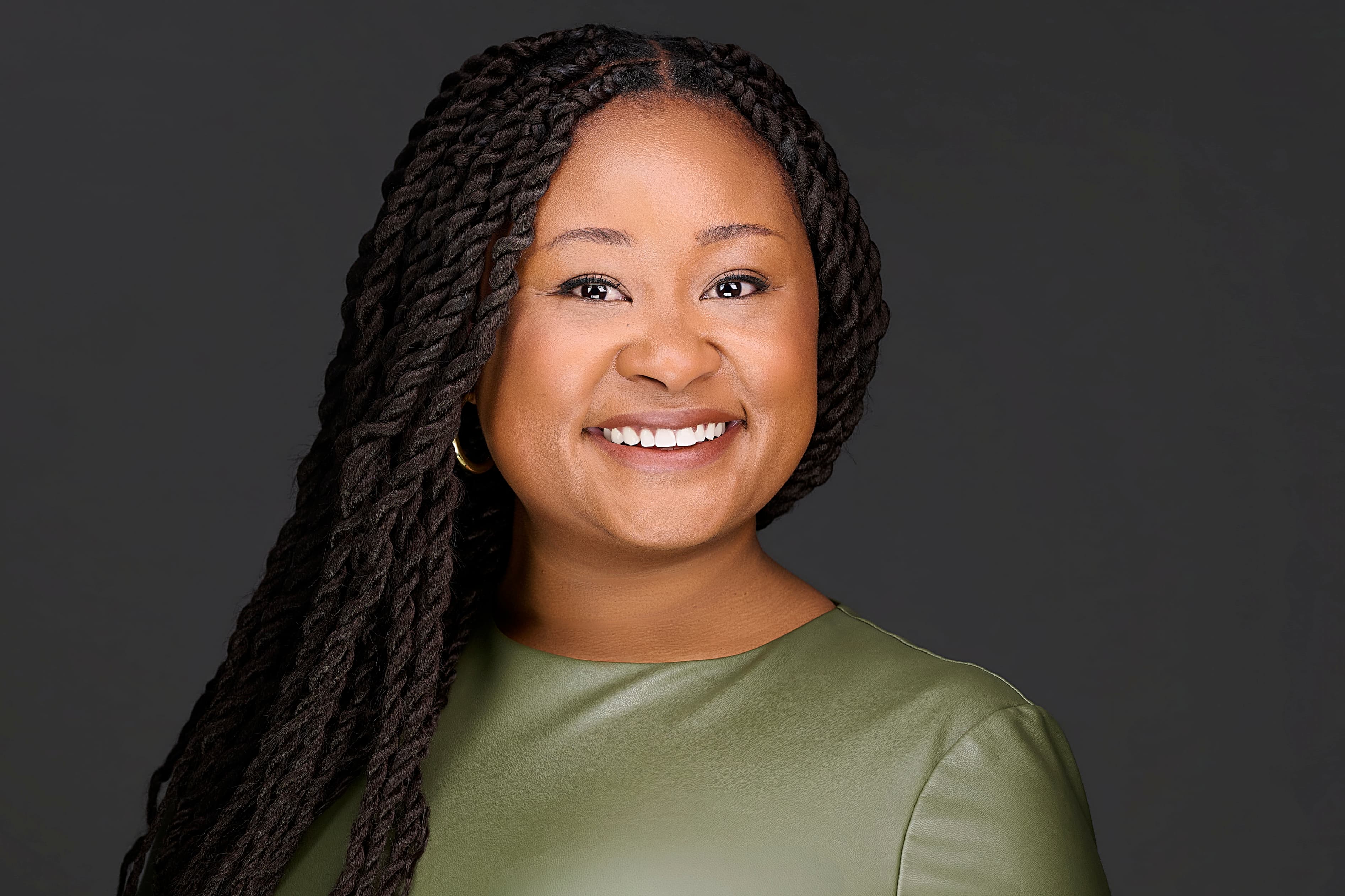 How to Choose a Headshot Photographer
